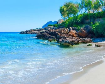 Fonda Llabres Boutique - אלסודיה - חוף