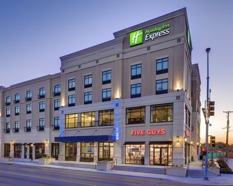 Holiday Inn Express & Suites Kansas City Ku Medical Center by IHG - Kansas City - Edifício