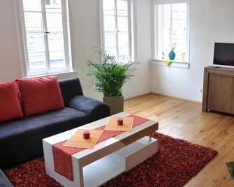 3-bed apartment on the first floor - Apartment DASBACH - Hachenburg - Sala de estar