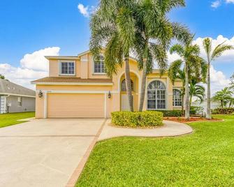 Valencia Palms - Port St. Lucie - Building