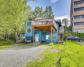 Coastal-View Apartment Near Downtown Anchorage! - Anchorage - Building