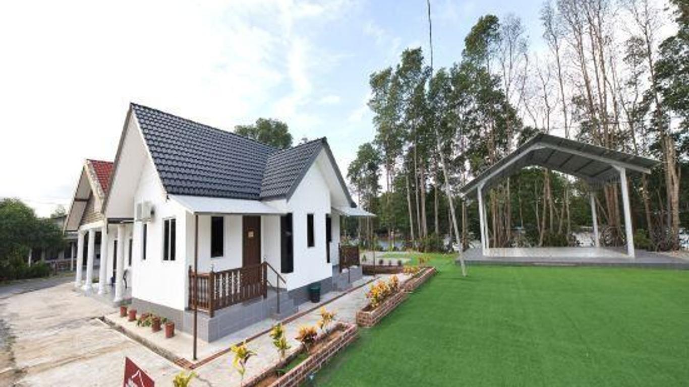 OYO 90908 Noor Arfa River Chalet