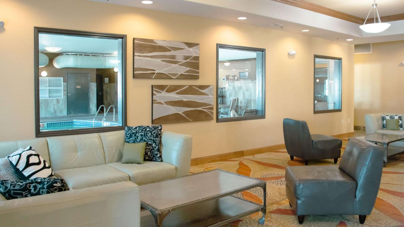 Grand Forks Lodge and Suites