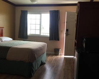 Best 5 Motel - Salinas - Bedroom
