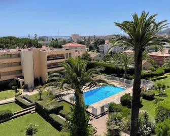 Studio in residence - sea view - Golfe-Juan - Piscine