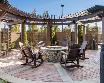 Courtyard by Marriott Asheville Airport - Arden - Patio