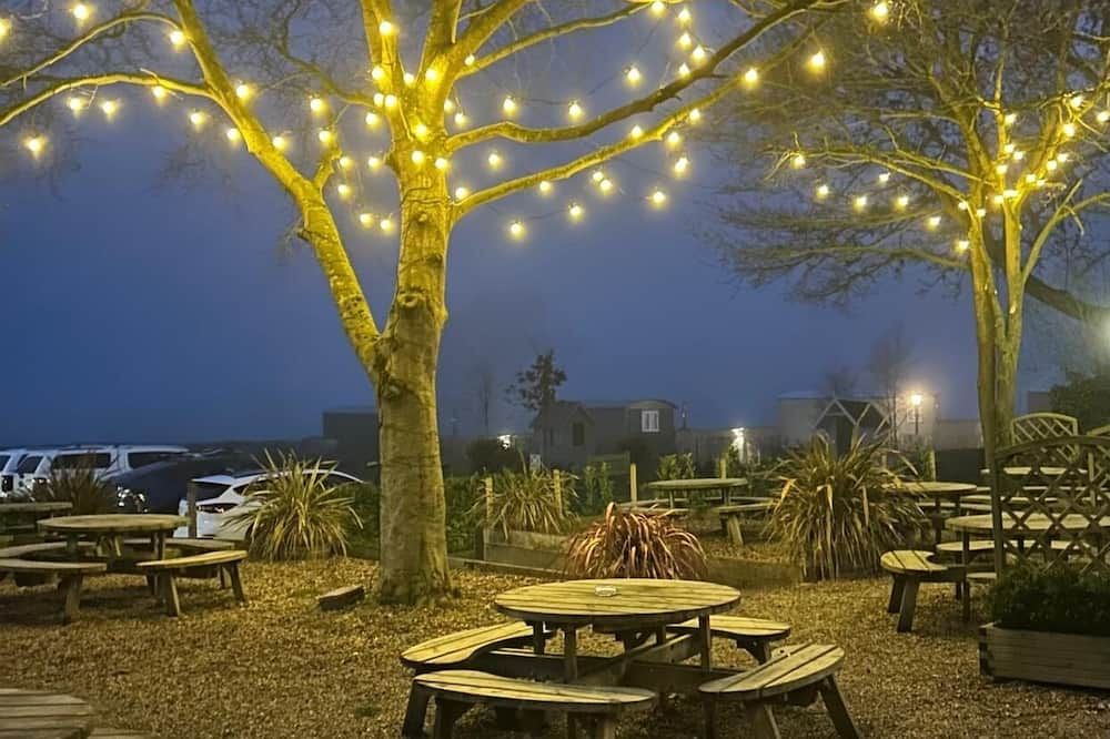 The White Horse Inn - Eye