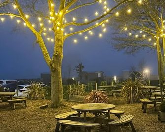 The White Horse Inn - Eye