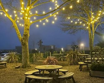 The White Horse Inn - Eye