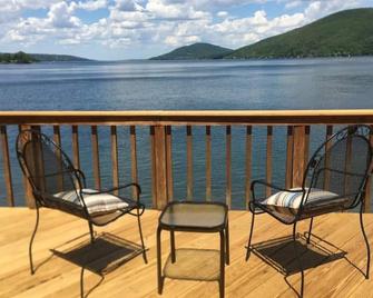 The Chosen Spot: Secluded, Views, Wineries, Hot tub, Skiing, Pet friendly! - Naples - Balcon