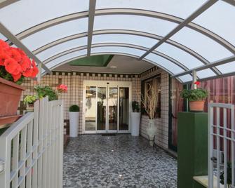 Hotel Etna - Riccione