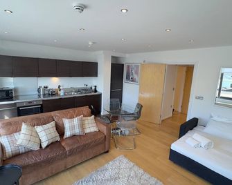 2-Bed Apt Sleeps 7 5 mins to Camden Market - Londres - Sala de estar