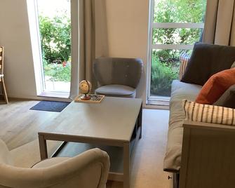 One bedroom apartment, a few steps from the river Cam and Cambridge Old Town - Cambridge - Living room