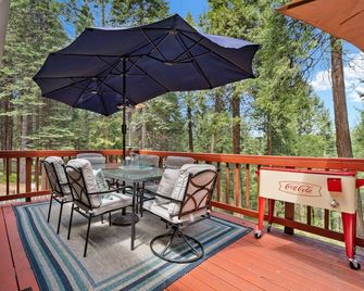 Lux Retreat with Sauna, Game Rm, BBQ Grill, Deck Dining, Fire pit, Close to Lake - Nevada City - Balkón