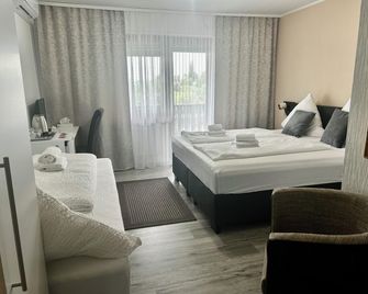 Hotel Hasselberg - Kaiserslautern - Bedroom