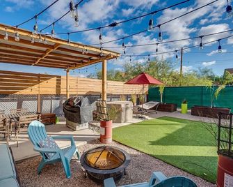 Tucson Spring Street (right unit) · New!|Chic Duplex in Tucson||UofA|1 of 2 - Tucson - Patio