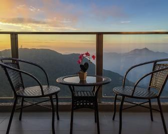 Sky D'Mont Suites - Genting Highlands - Balcon