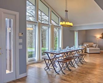 Monticello Home w/ Multi-Level Deck on 2 Acres! - Monticello - Comedor