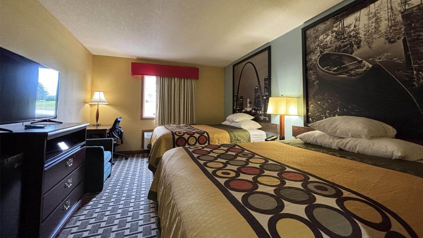 Super 8 by Wyndham Staunton