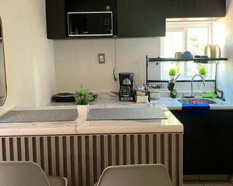 Modern Residence 'Agave Dorado' w A/C - Tequila - Kitchen