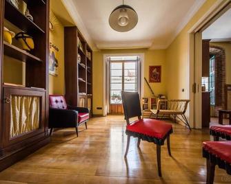 Hostel Covent Garden by gaiarooms - לאון - סלון