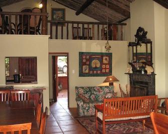 Highcroft Retreat & Lodge - Umzumbe - Sala de estar