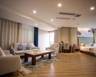 Crowne International Business Hotel - Shiyan - Bedroom