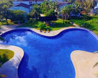 Nanwan Monkey Islet Tianlang Holiday Hotel - Lingshui - Pool