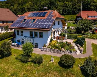 Vacation apartment/apartment for 2 guests with 43m² in Schönenberg (143185) - Schönau im Schwarzwald - Edificio