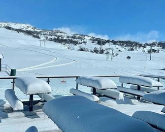 Smiggins Hotel & Chalet Apartments - Perisher Valley