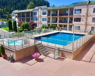 Trinity at Riverside Pool~Hot Tub~Boat Slip - Sicamous - Pool