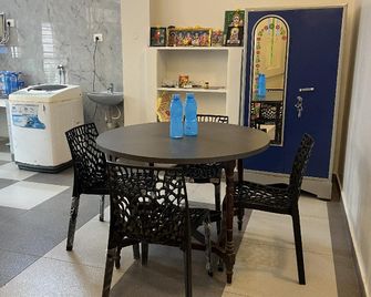 Auro Mithra Heritage Stay - Pondicherry - Küche