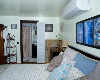 Life is Good Bed and Breakfast - Los Angeles