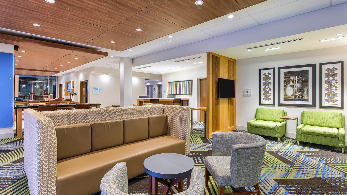 Holiday Inn Express & Suites - La Grange, An IHG Hotel