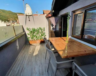 Marmaris Merkez Bahçeli Müstakil Ev Arya Roof House - Marmaris - Varanda