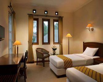 Sany Rosa Hotel - Bandung - Bedroom