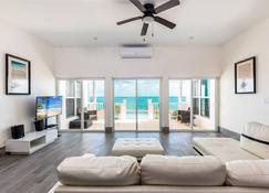 Breathtaking Turtle Tail Drive Oceanfront Villa - Providenciales - Living room