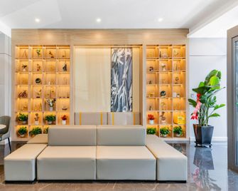 Greentree Inn Express Hotel (Baotou Baiyun Ebo Road) - Baotou - Lobby