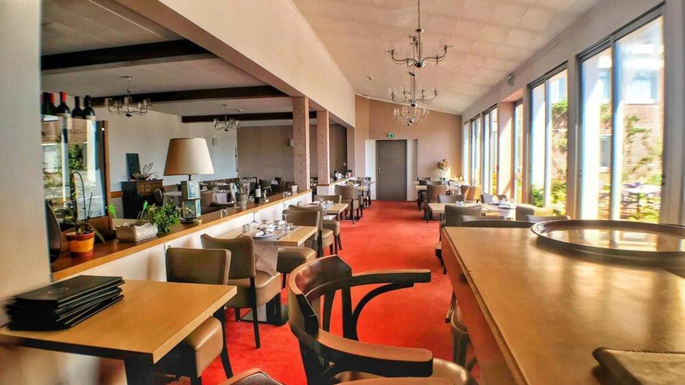 هوتل أكينا كاميير لو توكويت