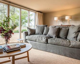 Gardiners Cottage Barn, Braiseworth - Eye - Living room