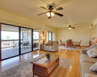 Kailua-Kona Condo with Resort Access and Ocean View! - 科納 - 客廳