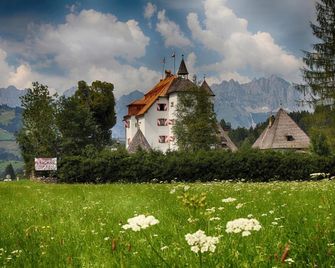 Schloss Münichau - Reith bei Kitzbuhel - Outdoor view