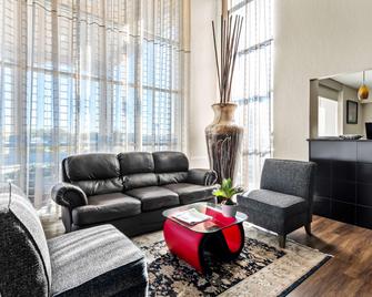 SureStay by Best Western Duncan - Duncan - Wohnzimmer