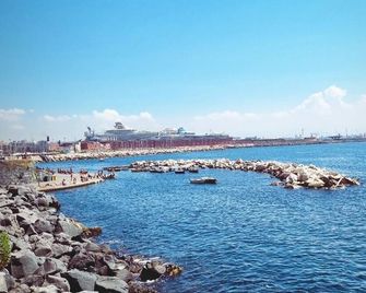Relais Santa Lucia sul mare - Neapel - Außenansicht