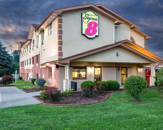 Super 8 by Wyndham Abingdon VA - Abingdon - Gebäude