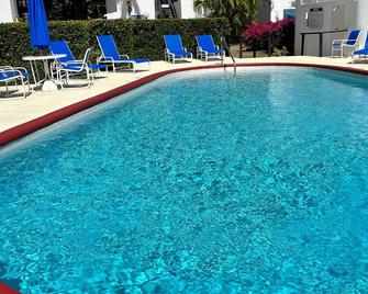 Spring Bookings! Anidele Zen -2br On Golf Course. Near Beach W/ Pool, Golf, Bbq. - Worthing - Pool