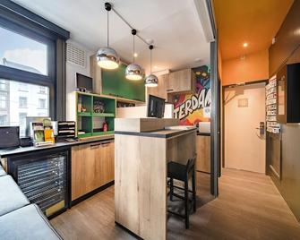 Princess Hostel Amsterdam - אמסטרדם - דלפק קבלה