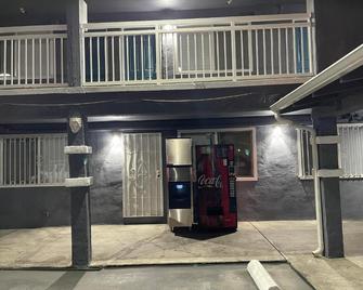 The Oaks Motel - Oakland