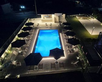Terra Vinum - Koutsopodi - Piscina