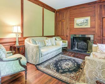 16 Mi to Baltimore Spacious Home in Owings Mills! - Owings Mills